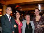 Helena& Anderson com as moças de Curitiba durante o jantar de gala com o Capitão do navio Skorpios II